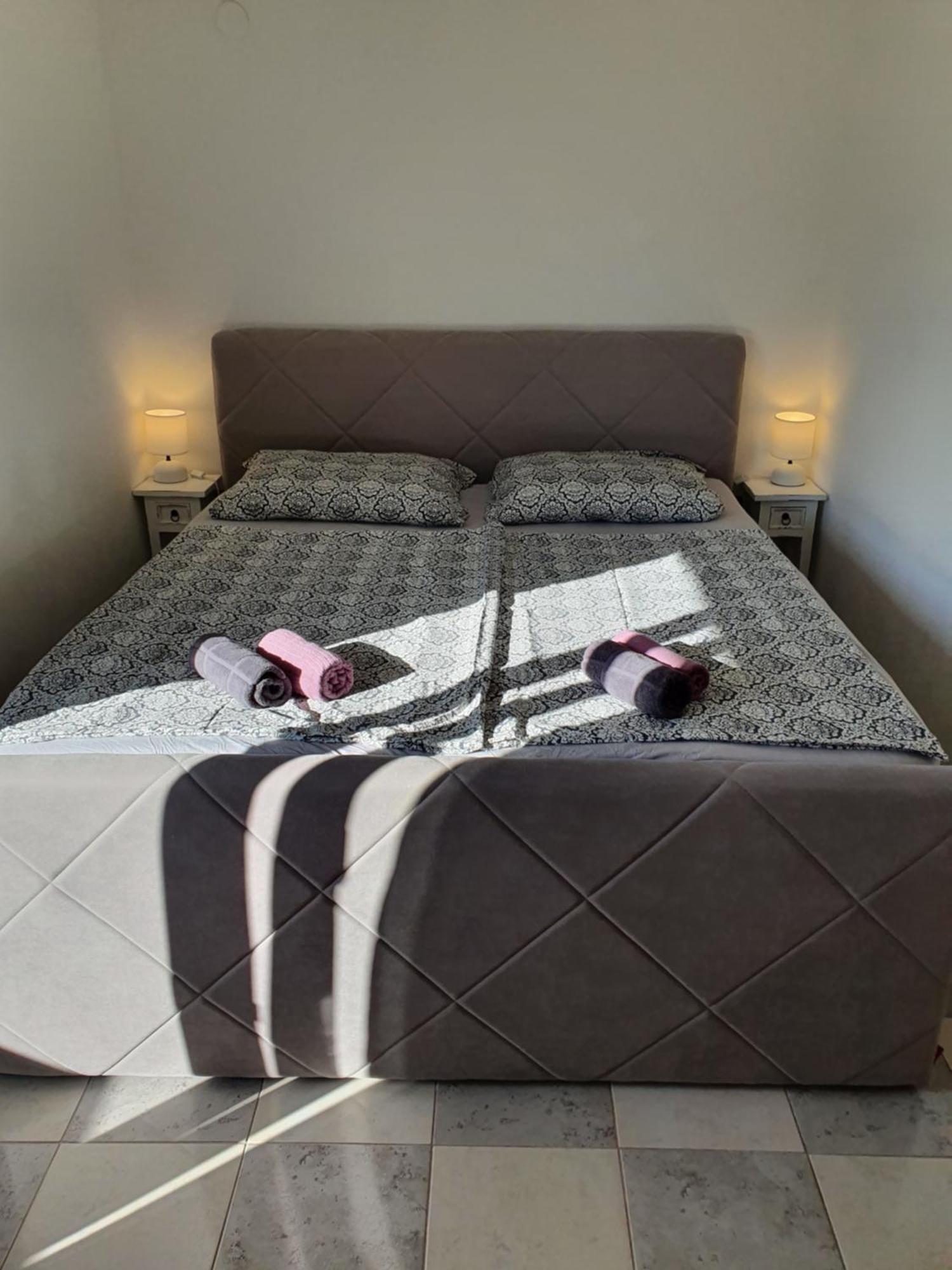 Apartments Zadar Nin Anton I Martina ヴーシ 部屋 写真